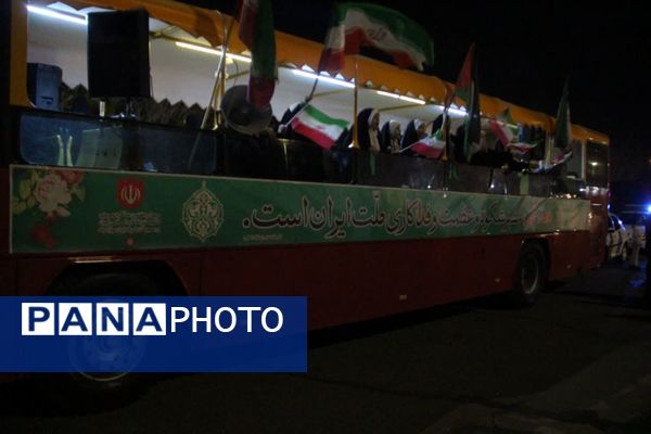 نورافشانی و گلبانگ الله اکبر در یزد، جلوه‌ای از جشن سالگرد پیروزی انقلاب