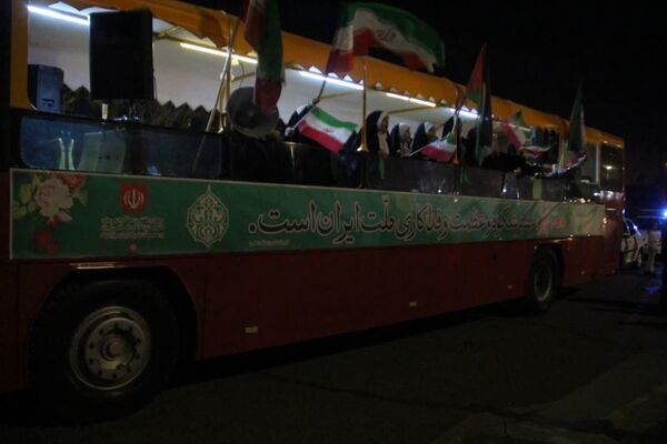 نورافشانی و گلبانگ الله اکبر در یزد، جلوه‌ای از جشن سالگرد پیروزی انقلاب