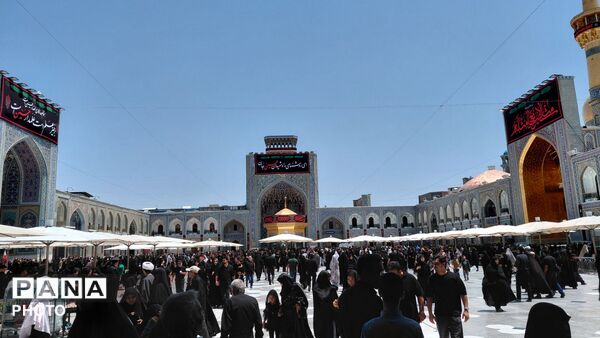 عاشورای شیعیان در حرم مطهر رضوی