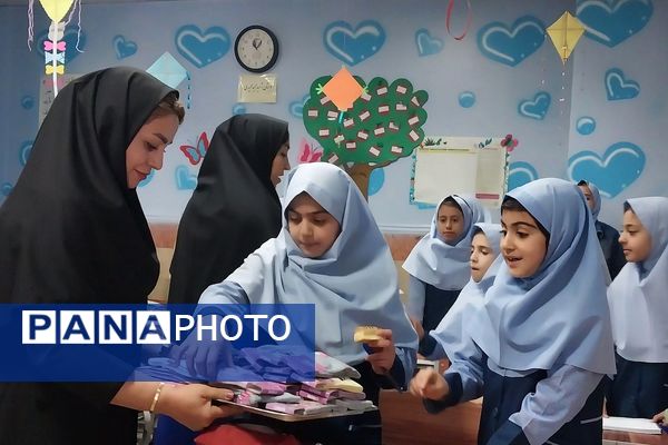 برگزاری جشن روز دانش‌آموز در مدارس ناحیه دو شهرری 