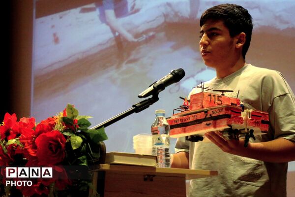آیین تجلیل از دانش‌آموزان برگزیده جشنواره جابر ابن حیان و پژوهش‌سراهای کبودراهنگ