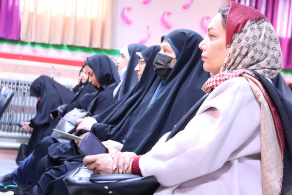 گلبانگ فجر با نواختن زنگ انقلاب اسلامی در شهرستان اسلامشهر