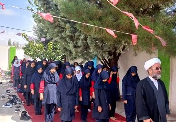 فضائل و ثواب نماز جماعت از نظر دانش‌آموزان مدرسه توحید کلاته رودبار