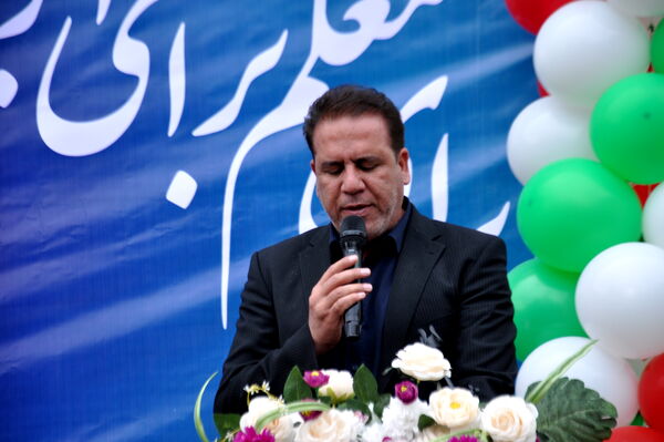 برگزاری آیین نمادین نواختن زنگ سپاس معلم در کرمانشاه