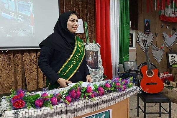 برگزاری نمایشگاه مدرسه انقلاب در بهارستان ۲