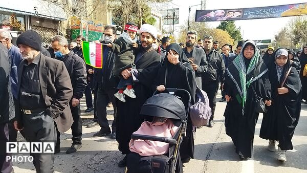 مشت هایی که با فریاد انتقام بالا می آمدند 