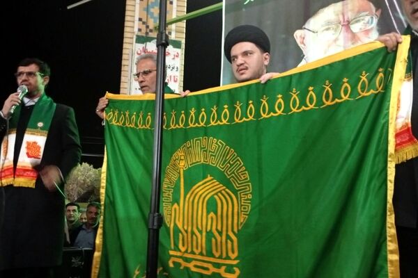 روضة شهدای بروجن صحنه عشق و ارادت به امام رضا(ع) شد