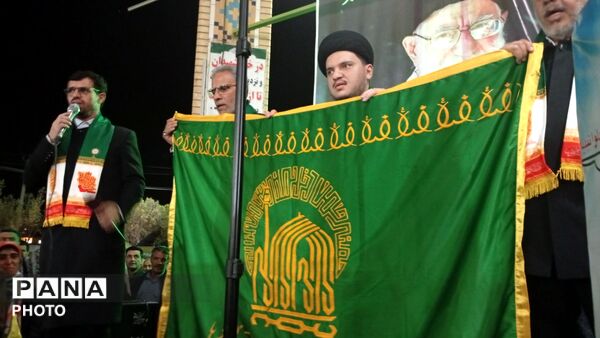 روضة شهدای بروجن صحنه عشق و ارادت به امام رضا(ع) شد