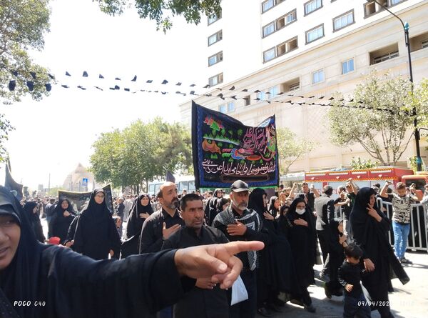 پیاده‌روی زائران بارگاه ملکوتی آقا علی‌بن‌موسی رضا (ع)