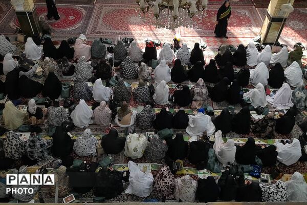 نسل نو در آینه ایمان؛ حضور دل‌نشین نوجوانان نماز جمعه بهارستان