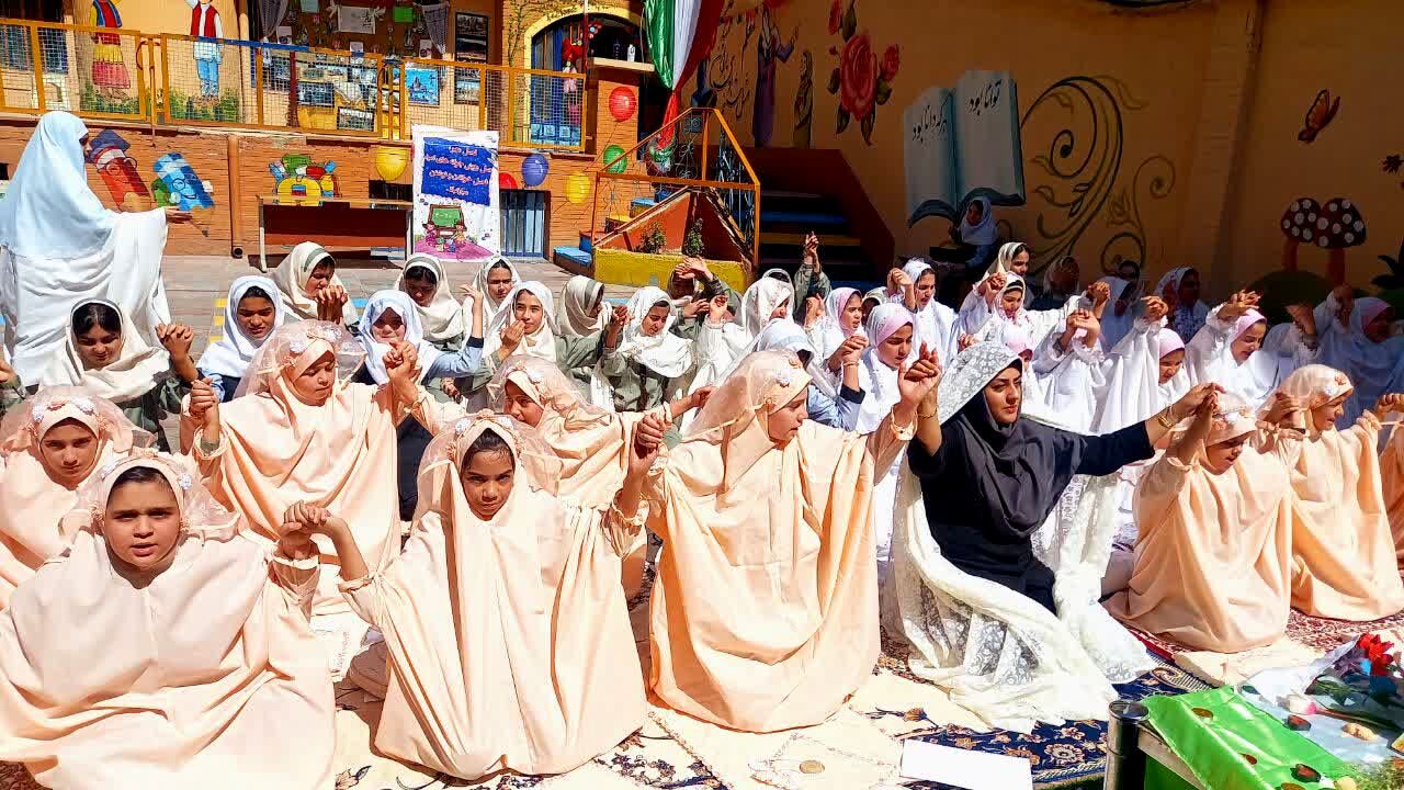 نواختن زنگ نماز با شعار «مِهر با مُهر» در مدارس شهرستان ملارد همزمان با آغاز سال تحصیلی