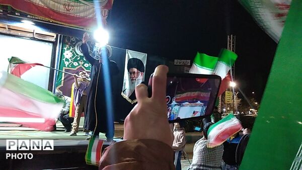 خون می‌دهیم ولی خاک هرگز