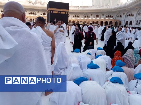 نخستین دیدار معنوی دانش‌آموزان دختر اعزامی به حج عمره با خانه خدا