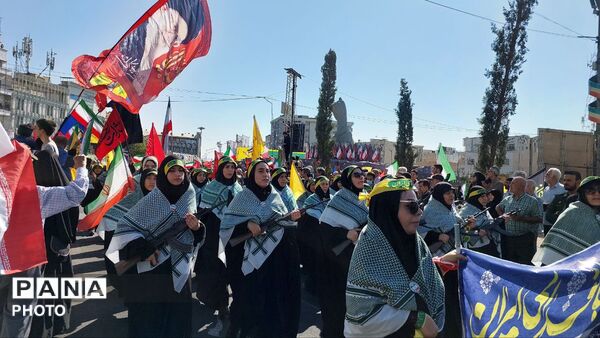 تهران در میان غرش ۳۱۳ هزار جان فدای بسیج سپاه محمد رسول‌الله