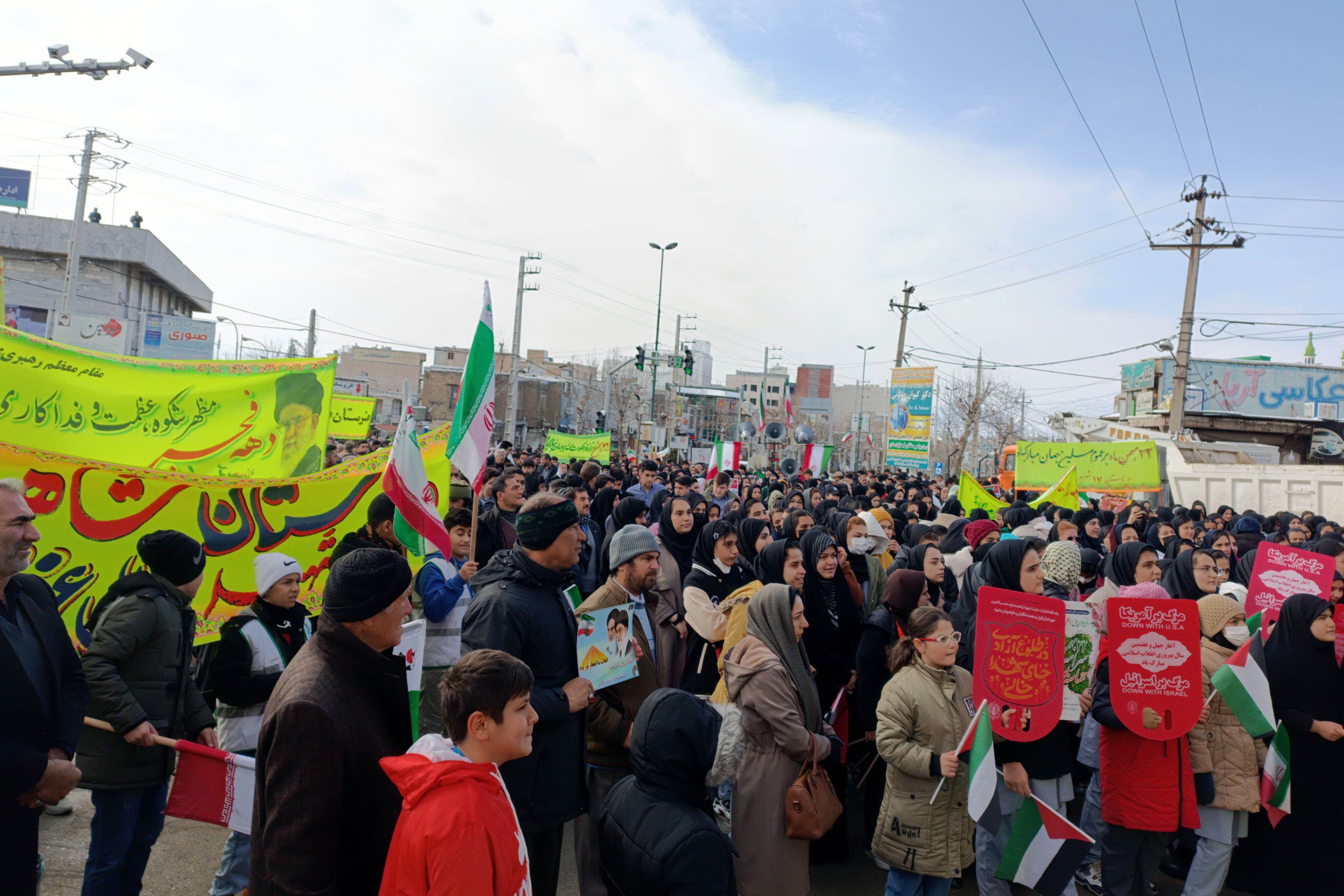 کامیاران در سالگرد پیروزی انقلاب غرق در شور و شکوه