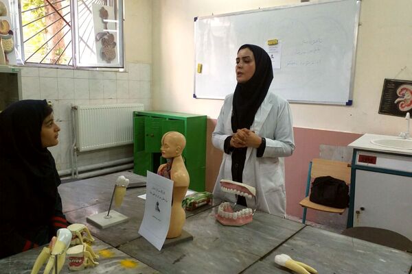 برگزاری کارگاه کار با میکروسکوپ در پژوهش‌سرای دانش‌آموزی بو‌علی سینای ملارد