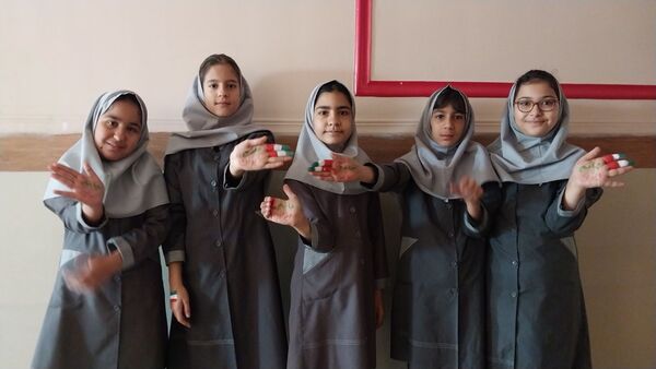 شکوه حضور دانش‌آموزان شهید مطهری در راهپیمایی ۱۳ آبان