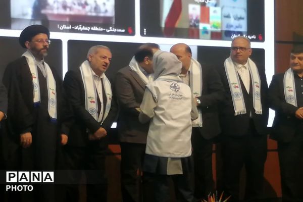 تقدیر از برگزیدگان پویش «سفیران سلامت» در آیینی نمادین با حضور مسئولان وزارتی