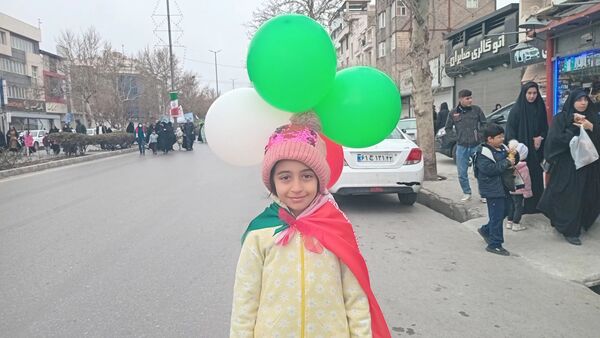 حضور پر شور مردم مشهد در راهپیمایی ۲۲ بهمن