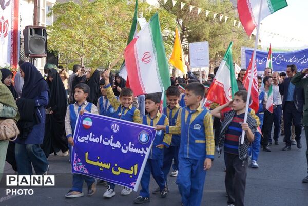 حضور پرشور دهه نودی ها در رزمایش جانفدایان شهرستان بیرجند