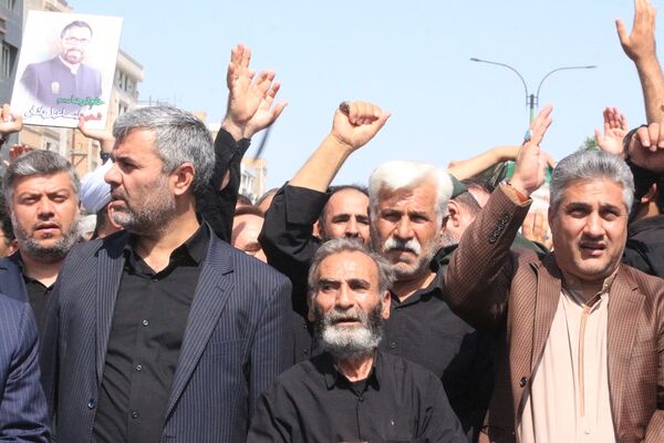 تشییعی که بهارستان را یکپارچه عزادار و مفتخر کرد