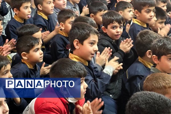 جشن میلاد با سعادت حضرت مهدی موعود(ع)در دبستان حاج همت بهارستان ۲