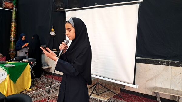 جشن نیمه شعبان در دبیرستان حضرت زینب (س)