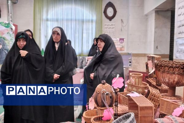 برگزاری جشنواره نمایشگاه اسوه پایگاه بسیج خواهران حضرت زینب(ع)