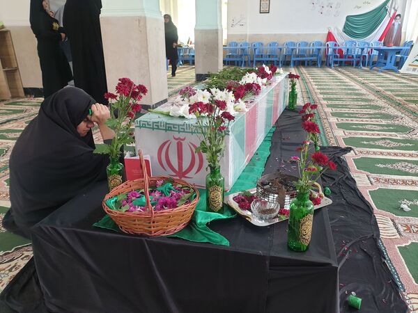 مراسم تشییع پیکر شهید گمنام در مدرسه علامه طباطبایی منطقه پردیس