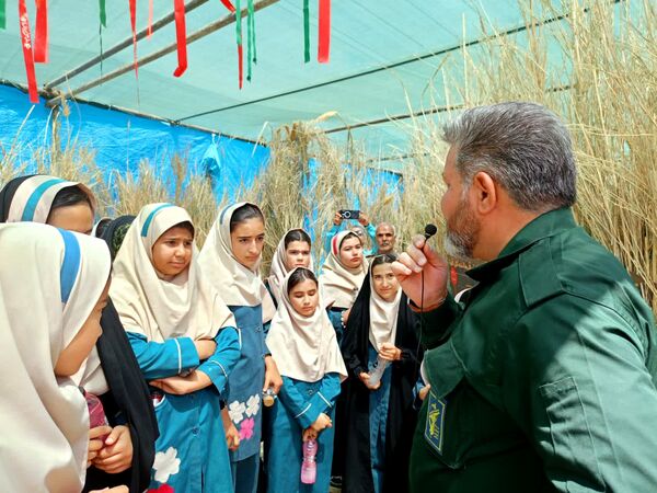 بازدید دانش آموزان دبستان سمیه از کنگره ملی شهید مدرس