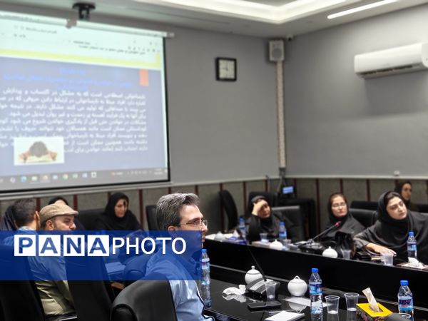 (طرح هم راه) همراهی والدین با مدرسه برای رشد آموزشی و تربیتی دانش‌آموزان پایه اول