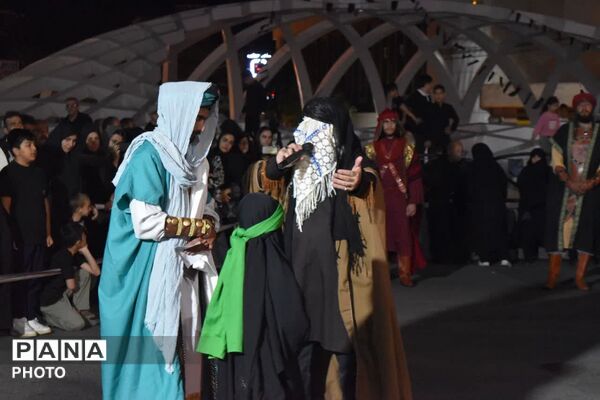 تعزیه خوانی در میدان امام خمینی ره شهرستان مرند