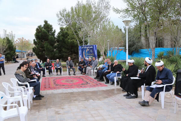 محفل جزء‌خوانی قرآن کریم در بوستان‌های قم
