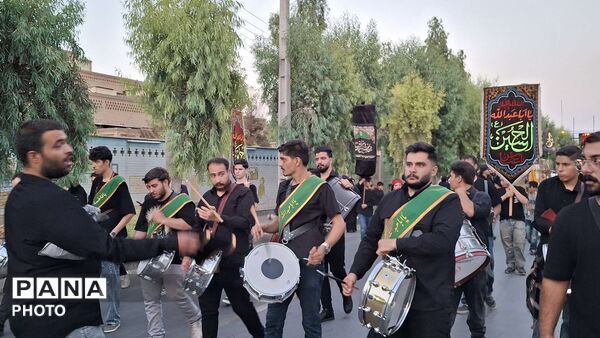 مراسم علَم کشی و کاروان نمادین اسرای کربلا در قم