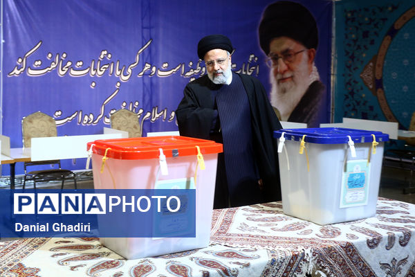 حضور سیدابراهیم رئیسی رئیس‌جمهوری در انتخابات 11 اسفند 1402