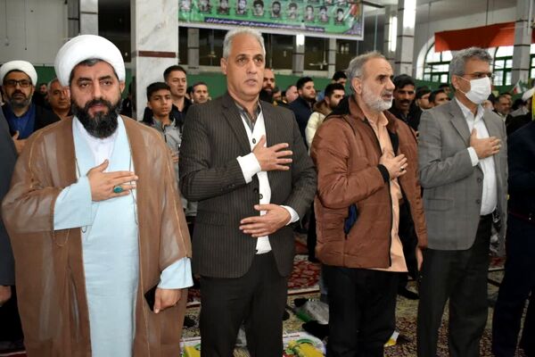 پایبندی به ارزش‌های انقلاب و ولایتمداری با حضور در مراسم 9 دی