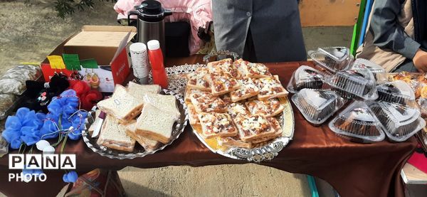 بازارچه دانش آموزی در دبیرستان حاج مهدی روحانی خلیل آباد