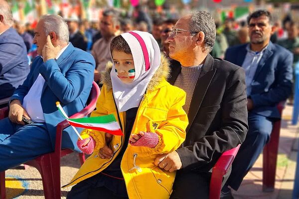 طنین زنگ انقلاب در مدرسه فرزانگان شهرستان باشت