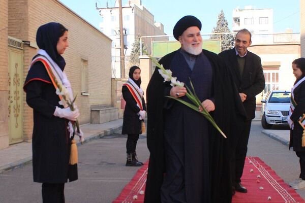 جشن حضور تا ظهور در هنرستان فرزانگان بهارستان ۲