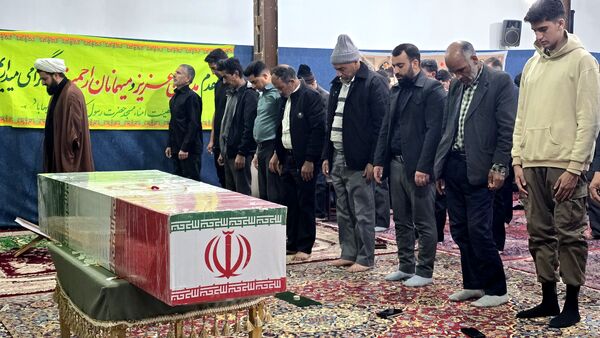 پذیرایی از مهمانی ویژه شهرستان بهاباد؛ شهید گمنام