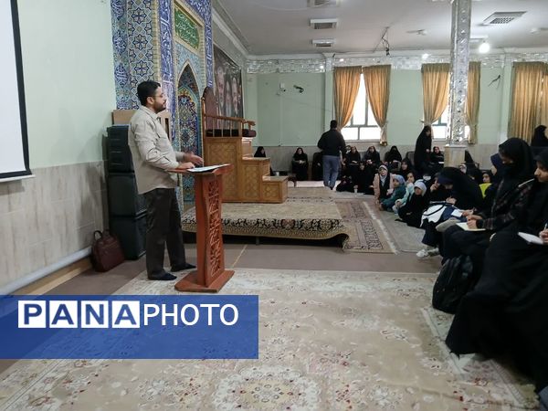 برگزاری جلسه توجیهی هیات‌های دانش‌آموزی دختران آموزش و پرورش ناحیه۶ مشهد