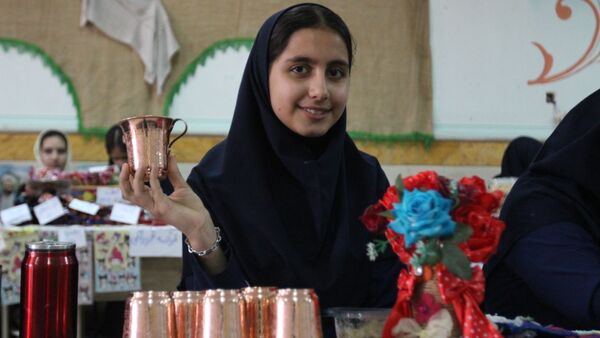 بازارچه دانش‌آموزی دبیرستان سپیده کاشانی ناحیه۱ 