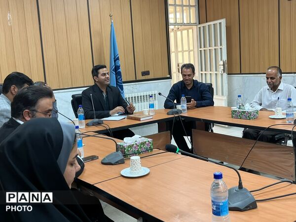 تجلیل شهردار خاتم از اصحاب رسانه و دانش آموز خبرنگاران پانا