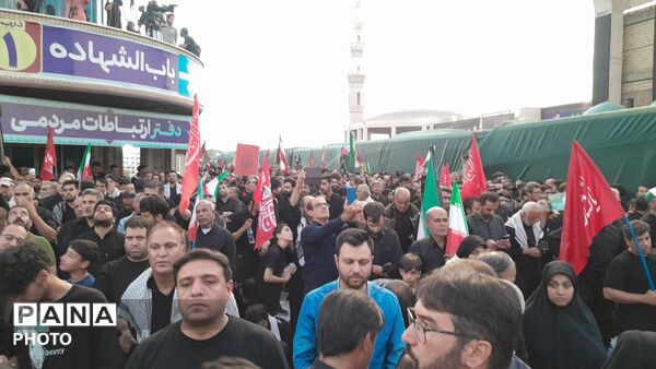 حضور باشکوه و پرشورمیلیونی ملت ایران در مراسم وداع با امام شهید