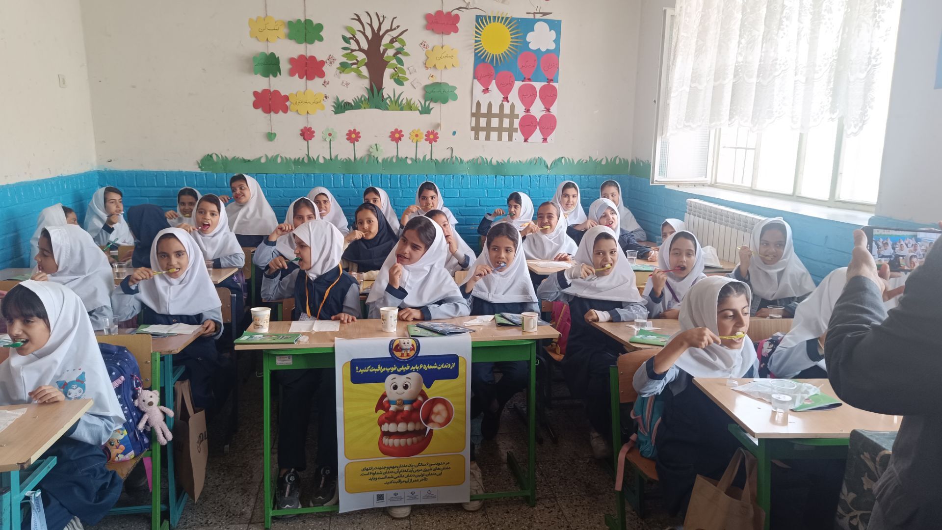 پویش مسواک خشک در مدرسه ضحی ۱ شهرستان شیروان