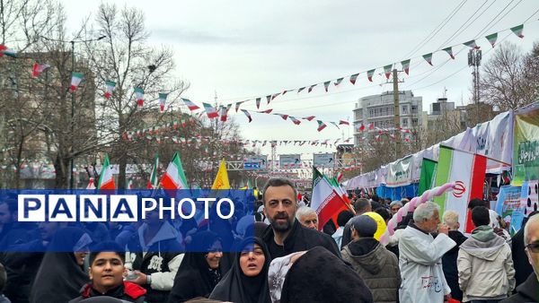 راهپیمایی ۲۲ بهمن در کرج 