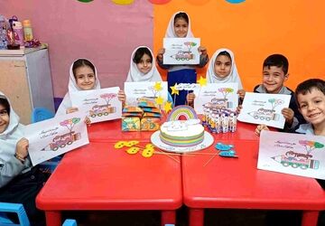 تبریک خبرنگار خبرگزاری پانا استان لرستان به کودکان 