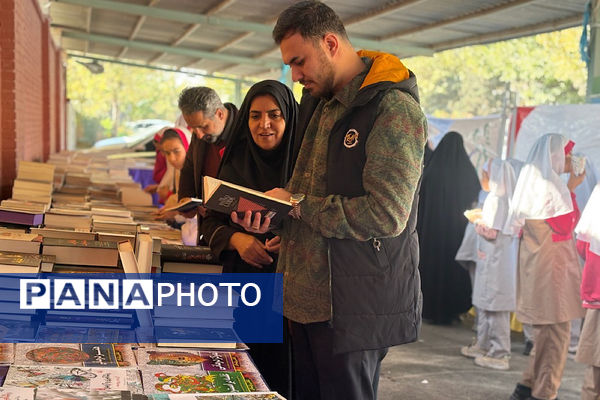 نمایشگاه کتاب و کتاب‌خوانی در اداره آموزش و پرورش اسلامشهر