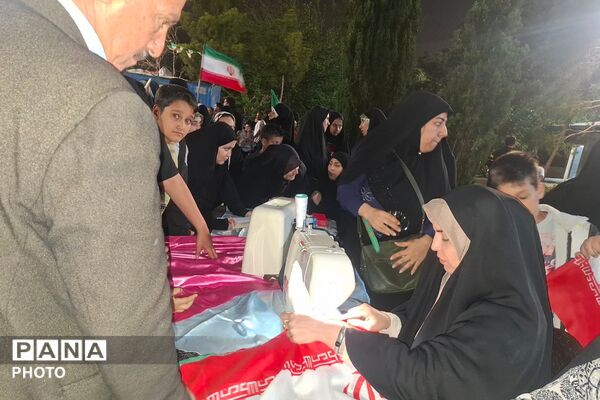 برای حفظ ایران، سنگر ما خیابان