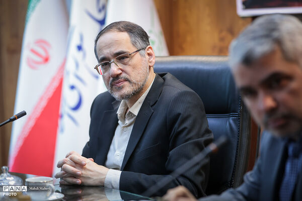 مراسم تجلیل از خبرنگاران و اصحاب رسانه مرکز پژوهش های مجلس شورای اسلامی